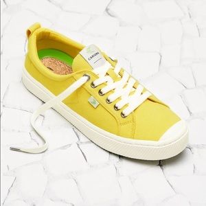 CARIUMA Oca Low Yellow Canvas Sneaker